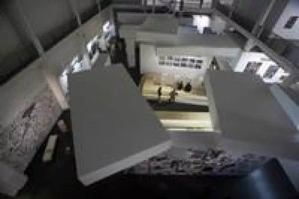 Bild: Aktuelle Kunst in und über Deutschland im ZKM Karlsruhe – IsoBouw baut den „Resonanzraum“ mit EPS-Elementen