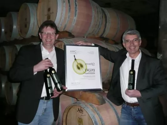 Bild: Charity Auktion - Durbacher Beerenauslese für sozialen Zweck