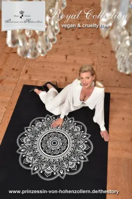 Bild: Maja Prinzessin von Hohenzollern präsentiert vegane Teppich-Kollektion „Royal Collection“ .