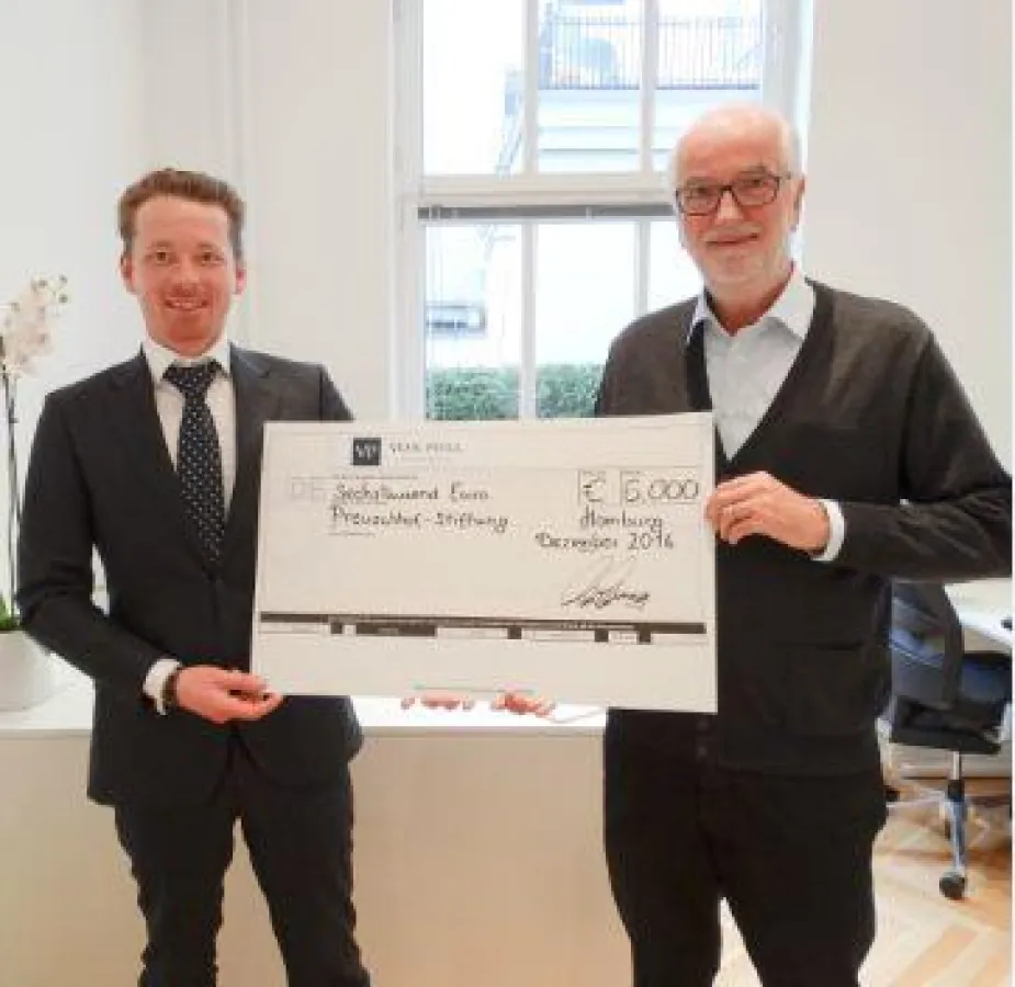 Scheckübergabe VON POLL COMMERCIAL Hamburg