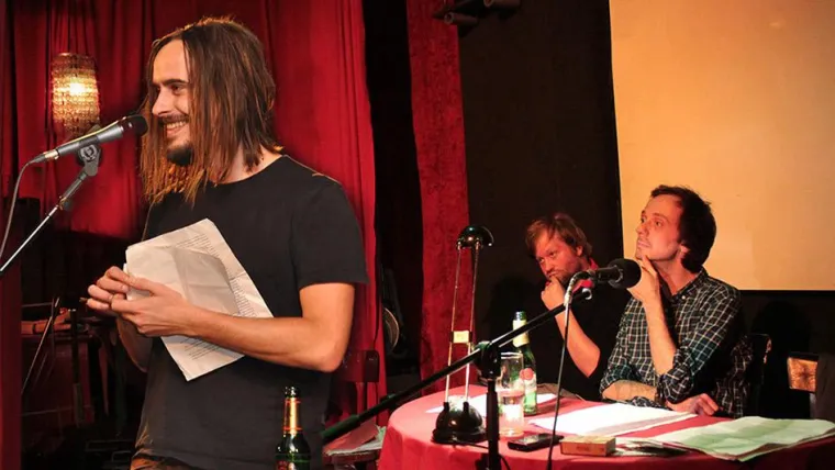 Bild: Ohne Wenn und Laber in die Z-Bar - Andy Strauß zu Gast bei der Berliner Lesebühne OWUL