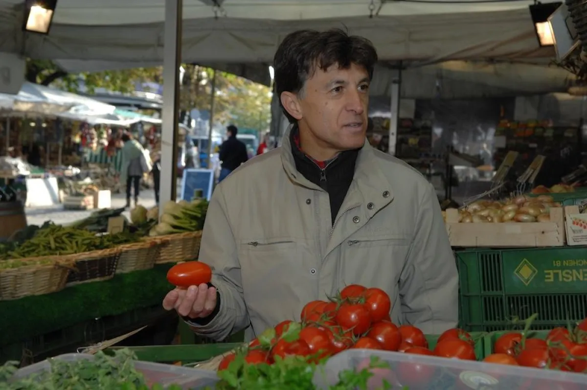 Unser Koch in München Giuseppe Marchesano beim morgendlichen Markteinkauf.
