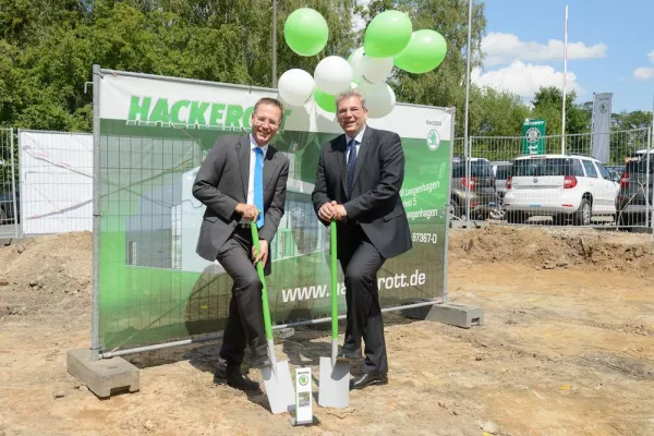 Bild: Erster Spatenstich für den neuen Showroom in Langenhagen