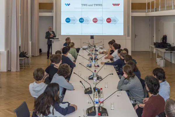 Neues bundesweites Förderprogramm für MINT-Masterstudierende Bild: Neues bundesweites Förderprogramm für MINT-Masterstudierende