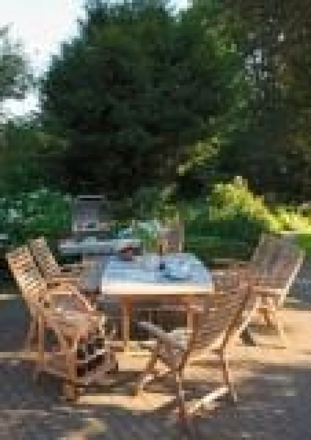 Im Produktsortiment von LANDMANN, BELARDO und GARVIDA verwendet das Unternehmen ausschließlich nachhaltig erwirtschaftetes Holz mi