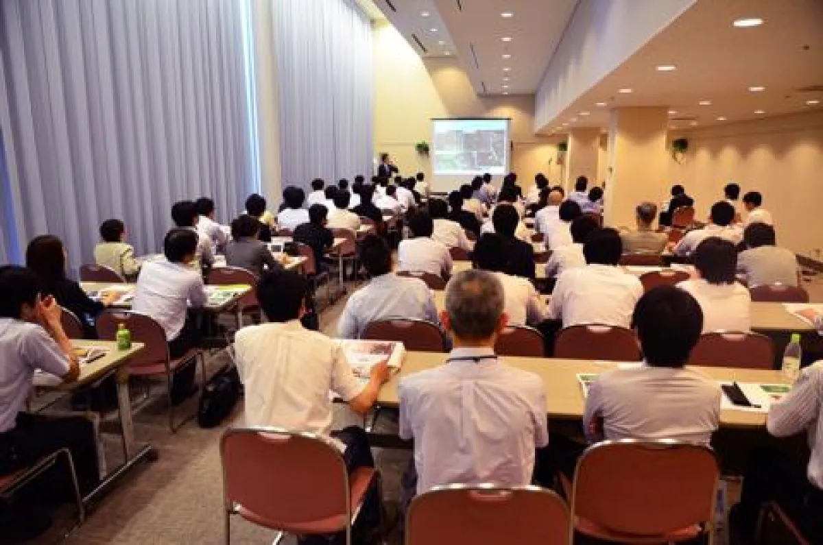 Die HALCON 11 World Tour geht durch viele große Industrieländer wie hier in Japan