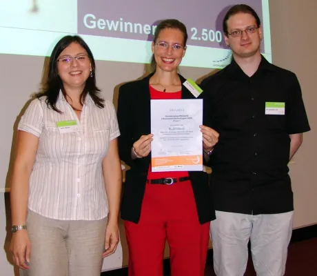 Bild: Frauenpower im IT-Business zeigt erfolgreiches Geschäftsmodell - Prämierung von BLUEfolders bei start2grow