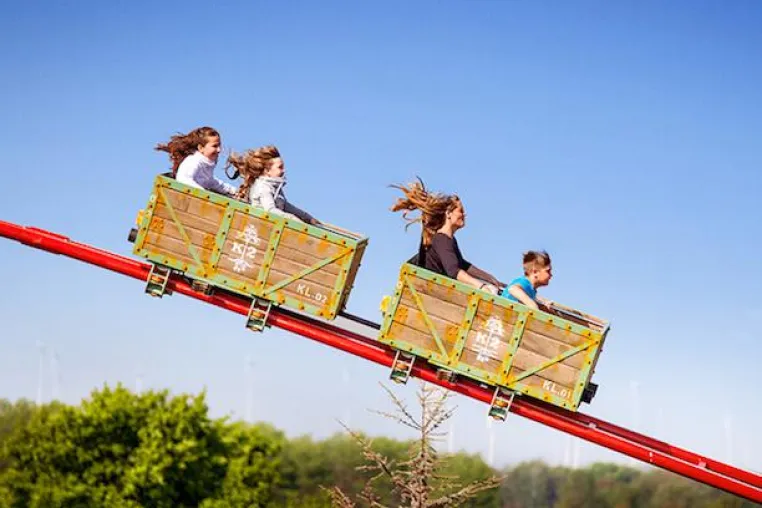 Meilenstein in Karls Erlebnis-Dorf Elstal: K2-Achterbahn begeistert eine Viertel Million Gäste Bild: Meilenstein in Karls Erlebnis-Dorf Elstal: K2-Achterbahn begeistert eine Viertel Million Gäste