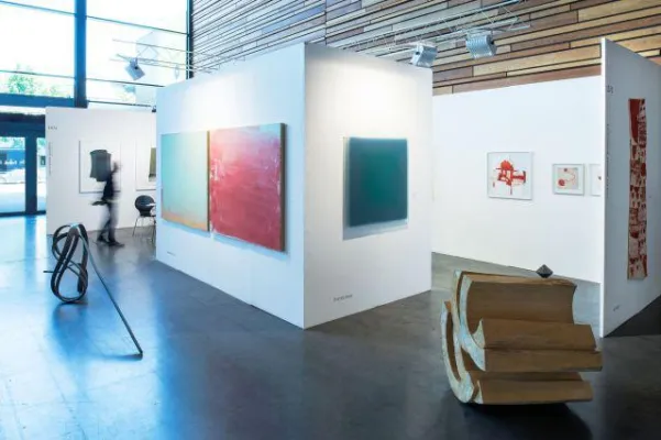 Bild: 17. Art Bodensee mit Sonderschauen, Installationen, Performances und „Featured Artist“ Hannes Ludescher