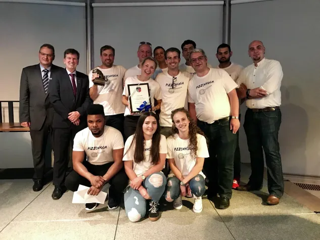 Auszeichnung für Franco Fresco - Hersteller der Tiefkühlpizzen von Gustavo Gusto erhält Wirtschaftspreis Bild: Auszeichnung für Franco Fresco - Hersteller der Tiefkühlpizzen von Gustavo Gusto erhält Wirtschaftspreis