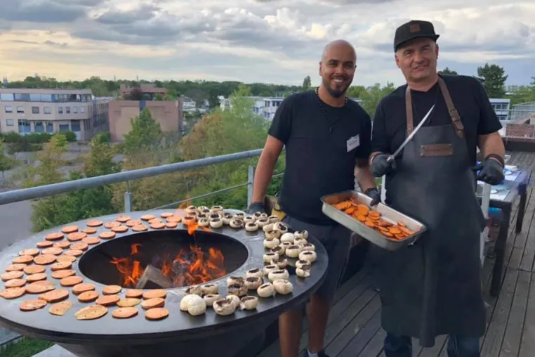 Let´s BBQ together – Kontaktlose Online-Grill-Events für Teams Bild: Let´s BBQ together – Kontaktlose Online-Grill-Events für Teams
