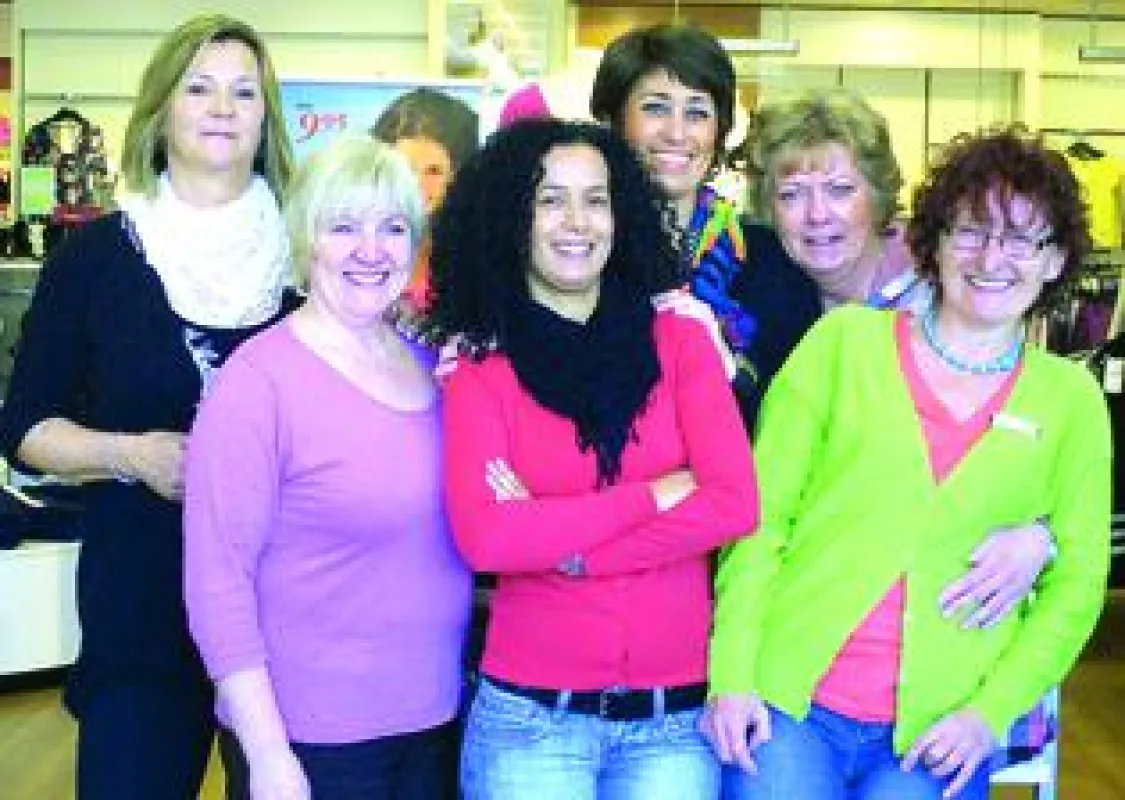 Das bonprix Team feiert den 10. Geburtstag der Filiale