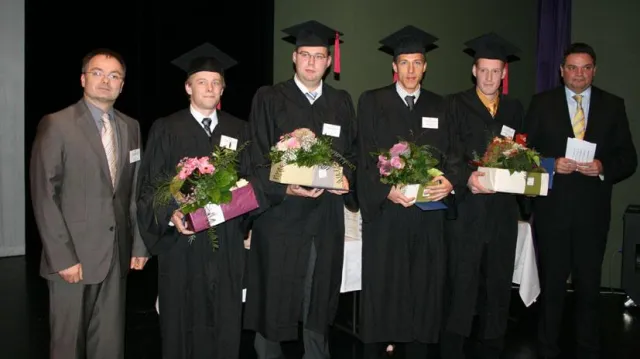 Bild: „Stil und Manieren immer mehr im Trend“ - Wirtschaftsverband zeichnet Prüfungsbeste aus