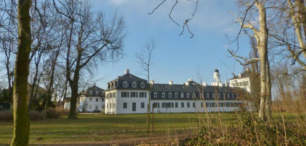 Rumpenheimer Kunsttage - mehr als 20 Stationen rund um das Schloss.