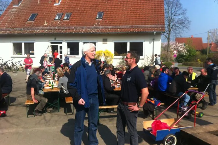 Gute Beteiligung bei Müllsamelaktion in Stelingen Bild: Gute Beteiligung bei Müllsamelaktion in Stelingen