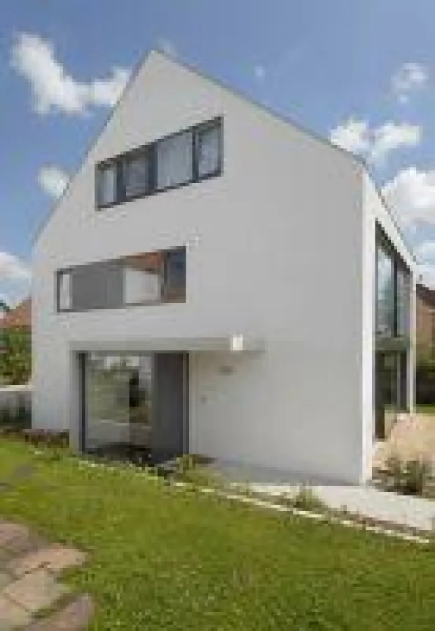 Diffusionsoffene Baustoffe wie Mauerziegel unterstützen einen natürlichen Ausgleich des Raumklimas (Bild: Unipor, München).