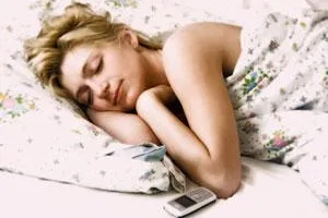 Bild: 7 Zonen GmbH ist sicher: kein Risiko mit Handy im Bett