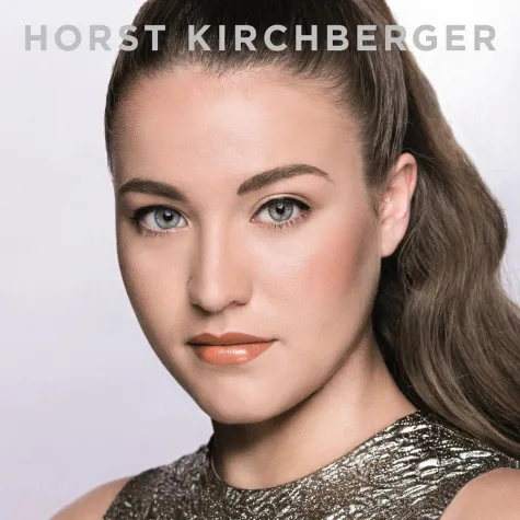 Bild: Noble Elegance - der neue Look von Starvisagist Horst Kirchberger