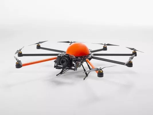 Bild: Height-Tech HT-8 C180 - Der Optimale für spezielle Inspektions- und Filmflüge