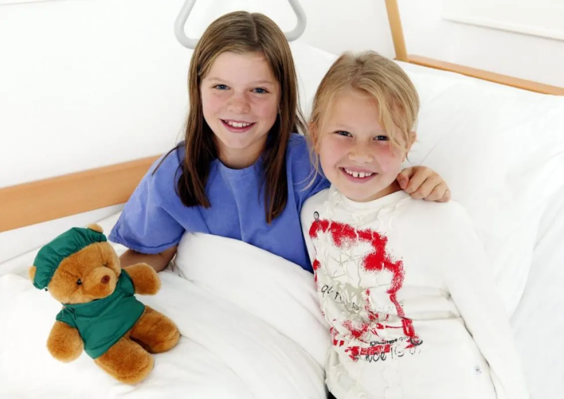 Mama, ich darf schon wieder nach Hause! ? Auch bei kleinen Patienten setzen heute viele chirurgische Eingriffe keine stationäre Aufnahme im Krankenhaus mehr voraus. (Foto: MVZ Kirchheim)