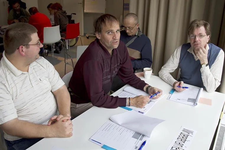Bild: Menschen mit geistiger Behinderung wählen ihre Sprecher