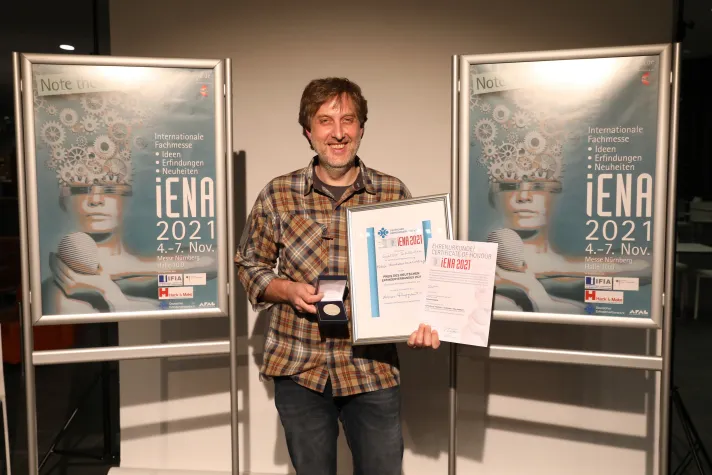 Bild: Erfinderpreis für das mobile Handwaschbecken von ide-tec 