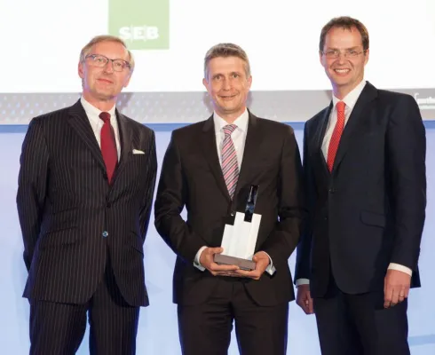 Portfolio Institutionell Award 2015: uniVersa als „Bester Immobilieninvestor“ ausgezeichnet Bild: Portfolio Institutionell Award 2015: uniVersa als „Bester Immobilieninvestor“ ausgezeichnet
