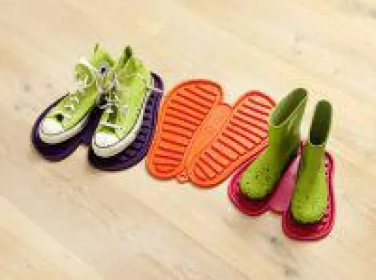Bild: Die erste flexible und farbenfrohe Design-Schuh-Abtropfmatte ist da