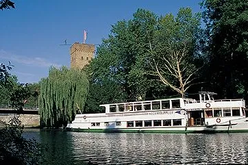 Heilbronn einmal anders erleben - Führungen auf dem Neckar werden immer beliebter Bild: Heilbronn einmal anders erleben - Führungen auf dem Neckar werden immer beliebter