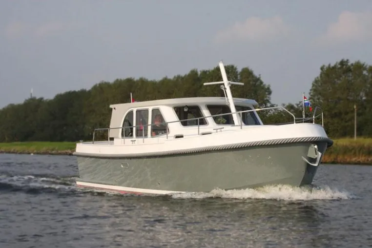 Bild: Altersgerechte Hausboot-Weltpremiere auf der Mecklenburgischen Seenplatte