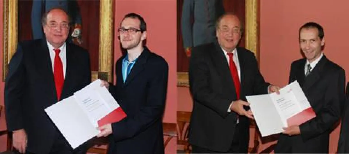 Rektor Peter Skalicky mit den beiden Gewinnern links A.Hochmair, rechts: H. Jäger