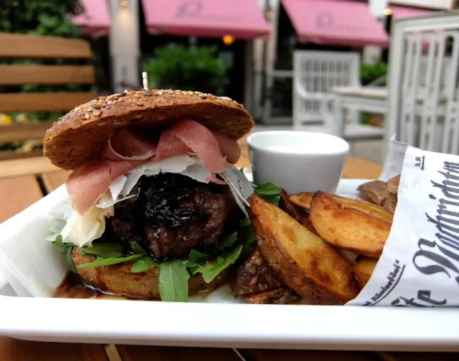 Der BBQ-Hotspot des Hamburger Sommers Bild: Der BBQ-Hotspot des Hamburger Sommers