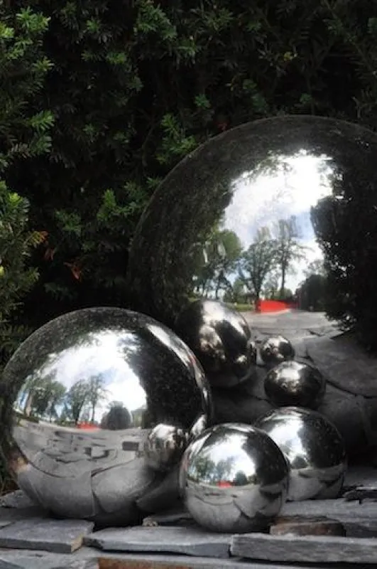 Manchmal liegt der Reiz im Detail. Am Wochenende wird der ?Schönste Kristalline Garten? prämiert. (Foto: Jens Haentzschel)