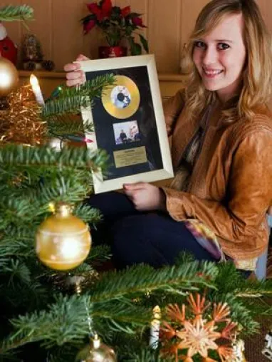 Berufliche Aussichten 2012 und ein goldenes Geschenk für Schlagersängerin Franziska Bild: Berufliche Aussichten 2012 und ein goldenes Geschenk für Schlagersängerin Franziska