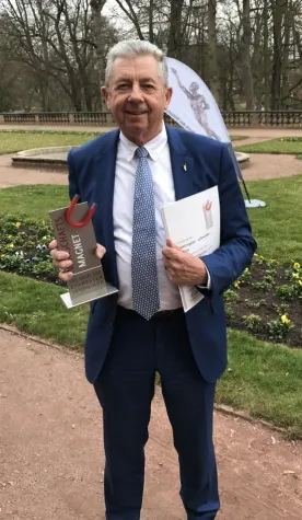 Bild: elektroplan-schneider erhält das Siegel „Wirtschaftsmagnet“