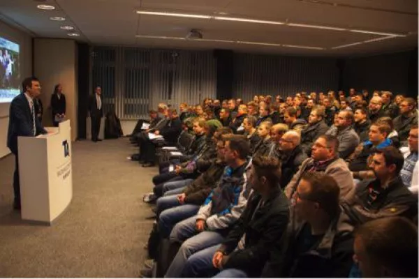 Mit einer Aufstiegsfortbildung dem Fachkräftemangel entgegentreten Bild: Mit einer Aufstiegsfortbildung dem Fachkräftemangel entgegentreten