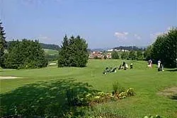 Golfer Tage im Wellnesshotel Jagdhof locken aufs Green und ermöglichen entspannte Tage im Bayerischen Wald Bild: Golfer Tage im Wellnesshotel Jagdhof locken aufs Green und ermöglichen entspannte Tage im Bayerischen Wald