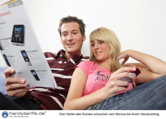 Trotz Discounter-Boom - Kunden wollen Service beim Handyvertrag Bild: Trotz Discounter-Boom - Kunden wollen Service beim Handyvertrag