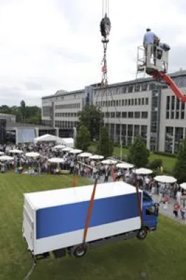 Welcher Klebstoff ist der stärkste der Welt? Bild: Welcher Klebstoff ist der stärkste der Welt?