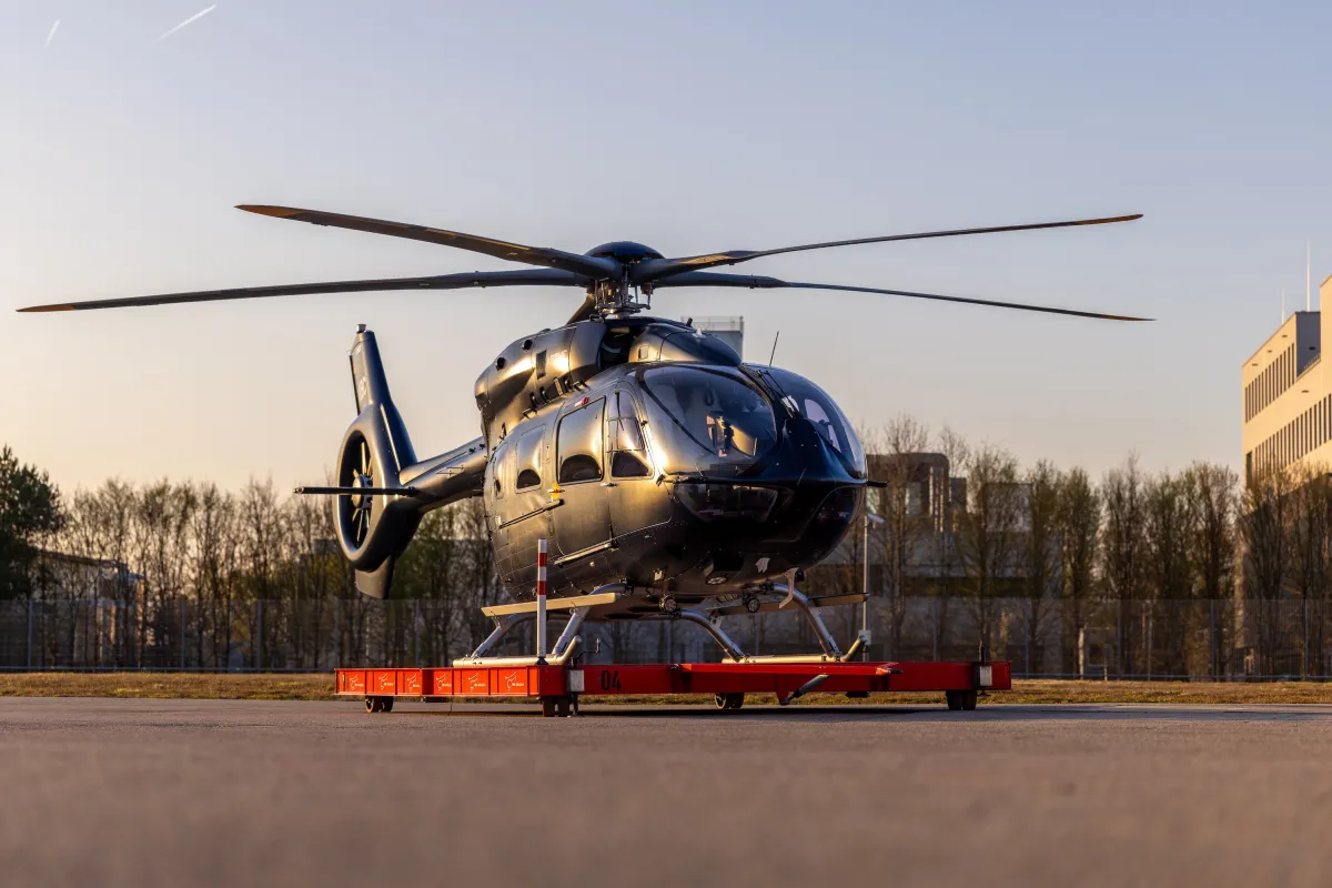 H145 auf Landeplattform in Taufkirchen (© Stefan Schaaf)