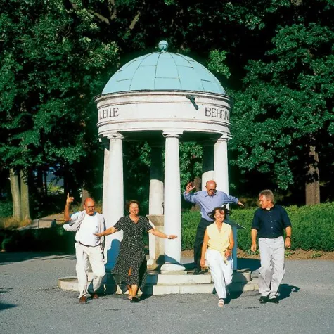 Bild: Gegen Rückenschmerzen verknüpft das Calciumsole-Heilbad Bad Suderode Gesundheit mit Genuss