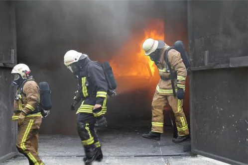Bild: Feuerwehrleute – Jobs mit Zukunft!