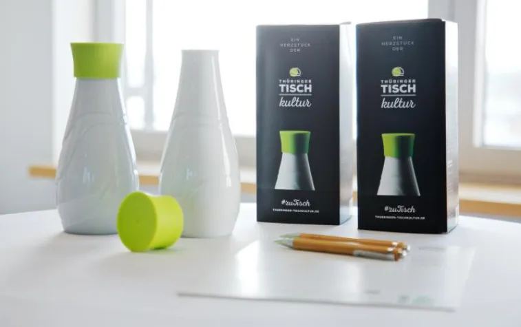 Bild: Porzellanflasche Tavolina ab sofort im Shop der Eschenbach Porzellan Group erhältlich