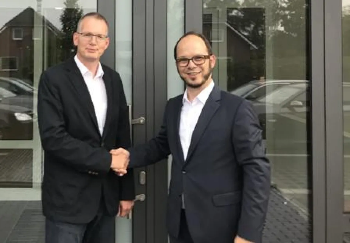 Ulf Kattelmann (rechts), erwilo Markisen GmbH und Rainer Trauernicht, TS Aluminium