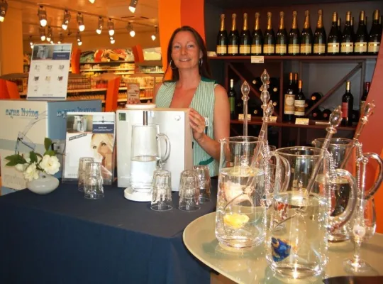 Edelsteinwasserbar begeistert Liwell Reformhaus Kunden Bild: Edelsteinwasserbar begeistert Liwell Reformhaus Kunden