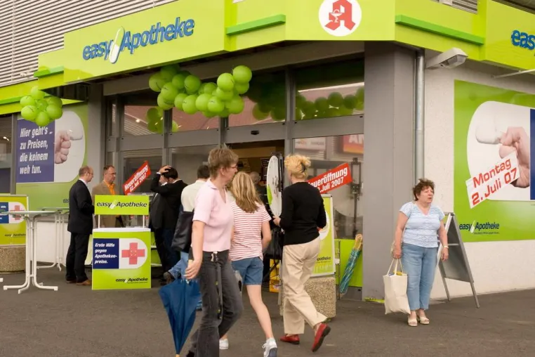 Bild: Riesiger Erfolg bei Neueröffnung der easyApotheke in NRW- Dreifache Kundenzahl gegenüber DocMorris