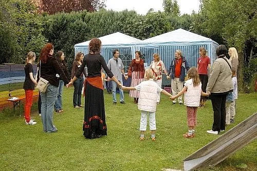 Ein neuer Verein für innovative Projekte in Schulen und Heimen: Aruru e.V. Bild: Ein neuer Verein für innovative Projekte in Schulen und Heimen: Aruru e.V.