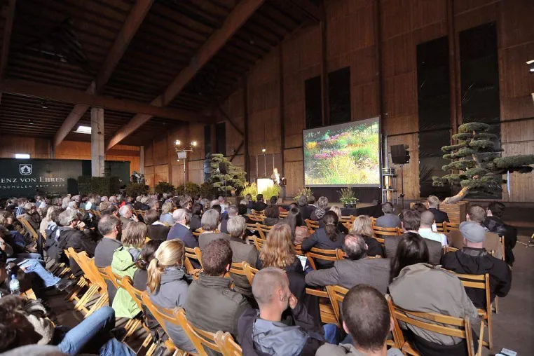 Über 300 Garten- und Landschaftsexperten beim 8. Lorenz von Ehren-Symposium „Mission Grün“ Bild: Über 300 Garten- und Landschaftsexperten beim 8. Lorenz von Ehren-Symposium „Mission Grün“