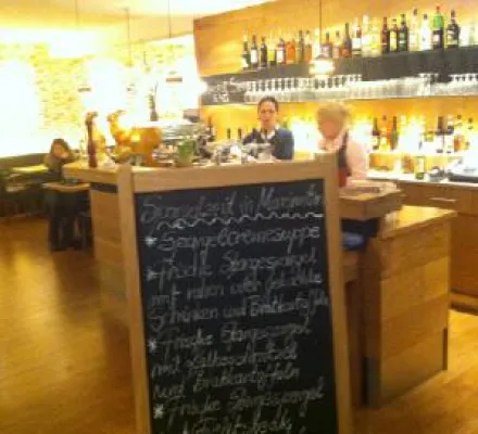 Bild: Spargel-Saison im Frankfurter Restaurant Maximilian