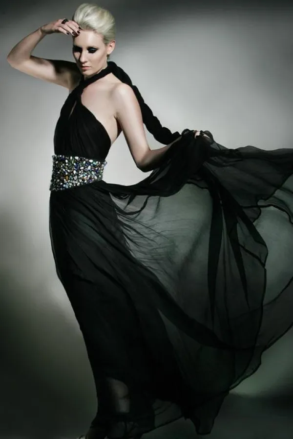 Öko-Luxus mit Eleganz, und saubere Kleidung aus Biostoffen - fair produziert und aus schadstoffgeprüfte Materialien entworfen.